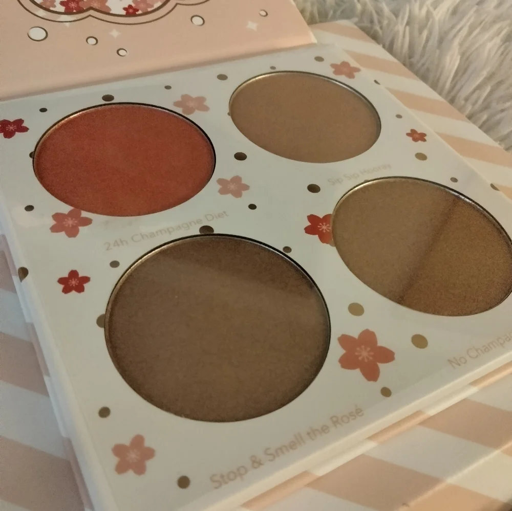 🆕 COTTON CANDY CHAMPAGNE BLUSH PALETTE